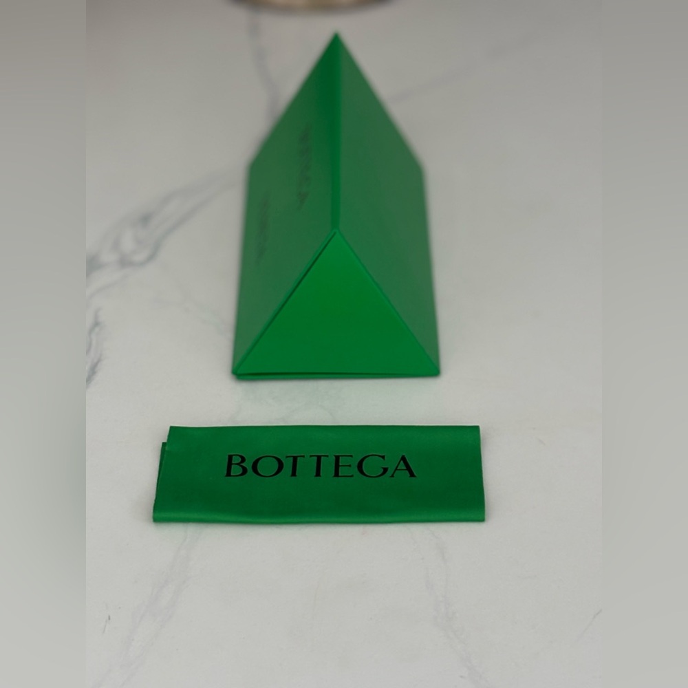 Bottega Veneta Vibrant Green Sunglasses Case